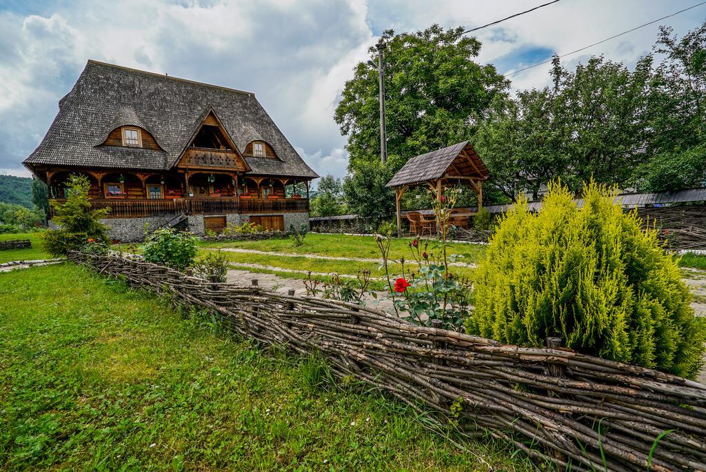 Casa Chira Hotel Vişeu de Sus Buitenkant foto